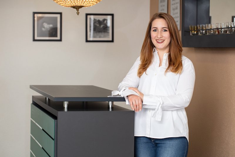 Jessica Bärtschi Versicherungs-wirtschafterin HF, zertifizierter Coach, Jessica Bärtschi Versicherungs-wirtschafterin HF, zertifizierter Coach,